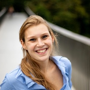 Karen Olifiers